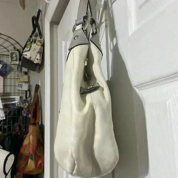 Gray & cream vintage coach shoulder bag - Picture 6 of 16